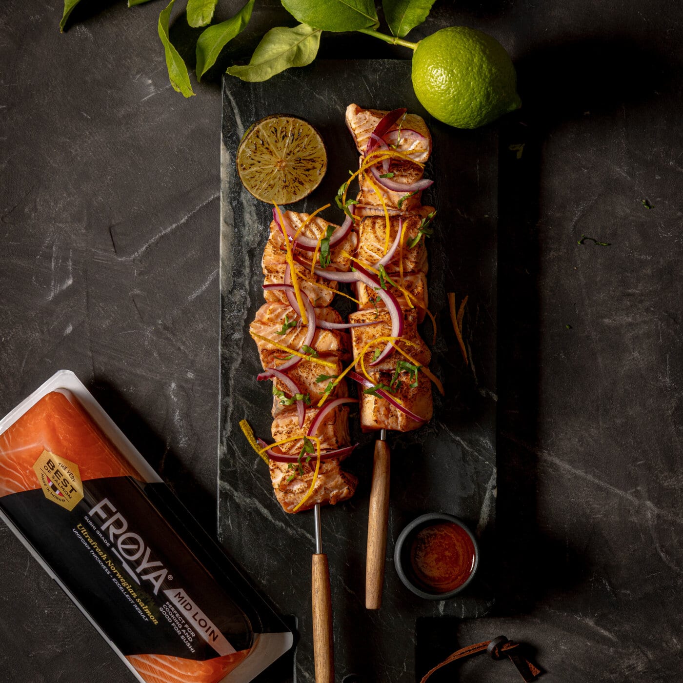 Gegrillte Lachsspieße